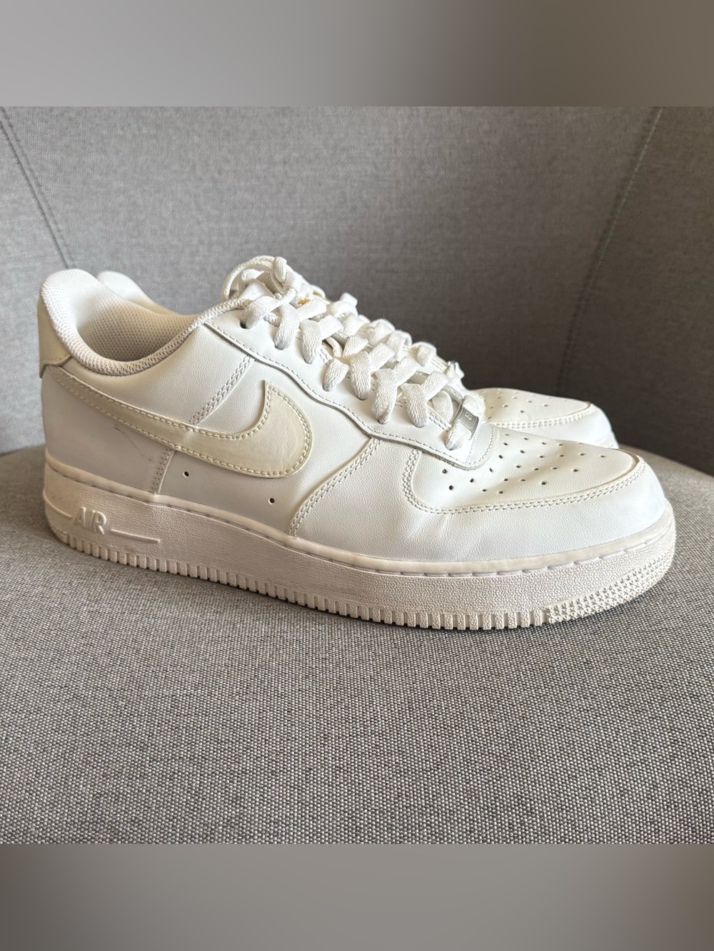 Nike Air Force 1 ’07 Triple White Men’s Size 10 Sneakers